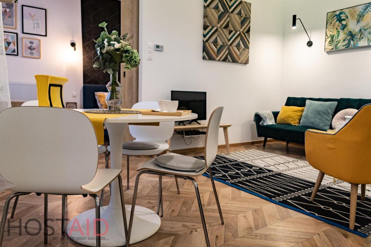 M10 Apartment - Hostaid Budapest Esterno foto