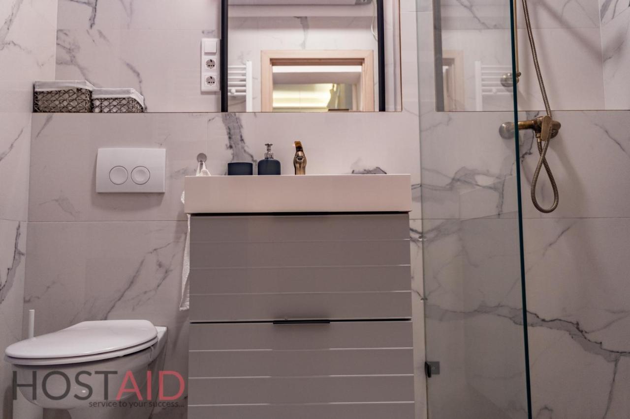 M10 Apartment - Hostaid Budapest Esterno foto